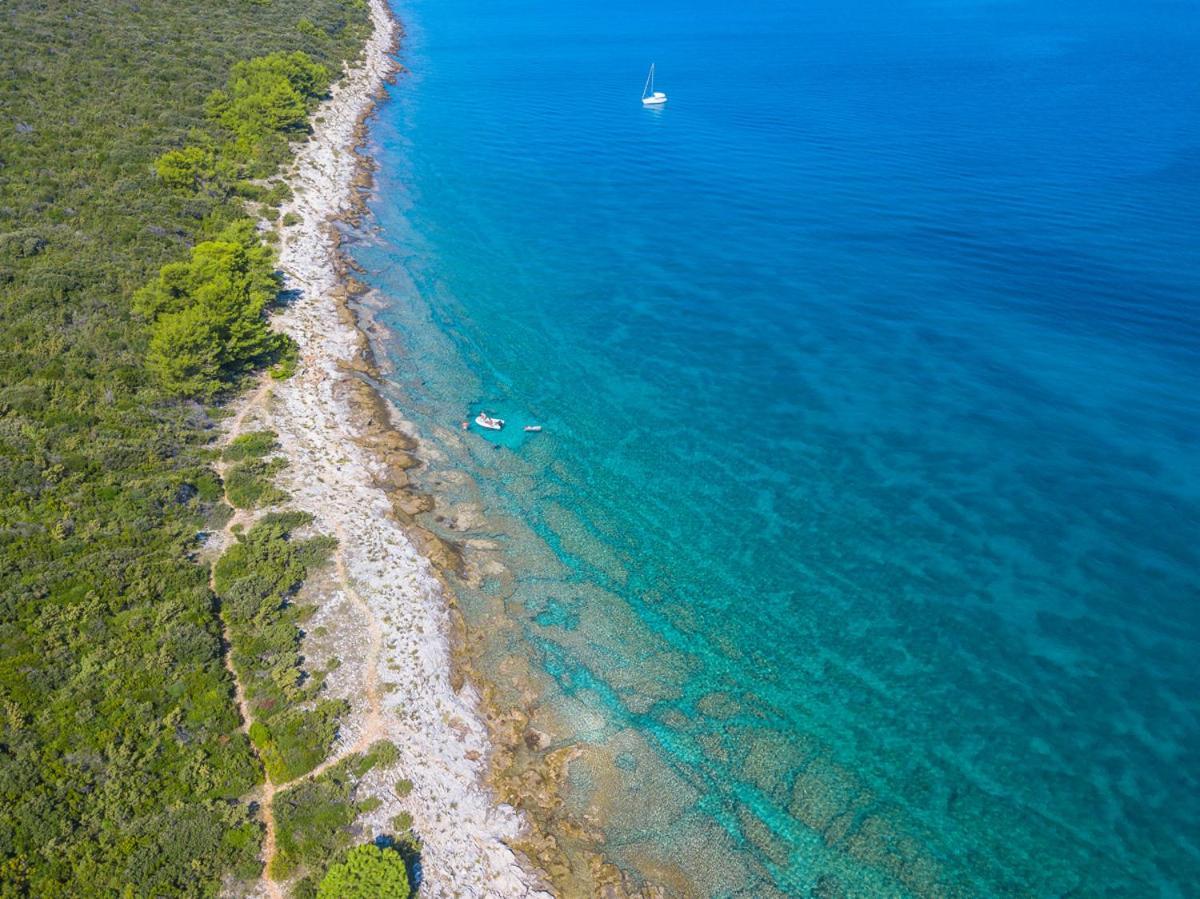 Caravan Near The Sea 2 Ugljan Exterior photo